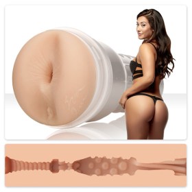 eva lovia.jpg